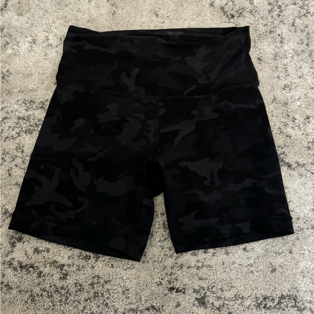 BLACK CAMO LULULEMON SHORTS